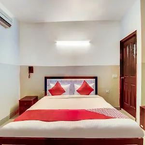 Oyo 28461 Royal Delhi (National Capital Territory of India)